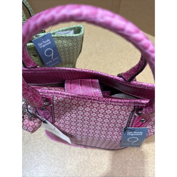 NOS Nine West Mini Tote Bags Purses Set of 2 Pink & Green Organizer Style - Picture 3 of 16